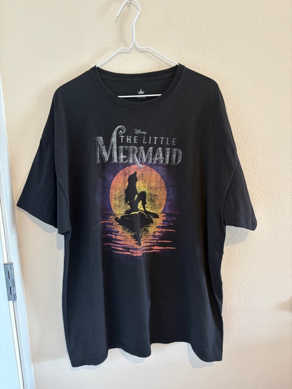 Disney - 'The Little Mermaid'  black short sleeve t shirt.    100% Cotton - Picture 1 of 2